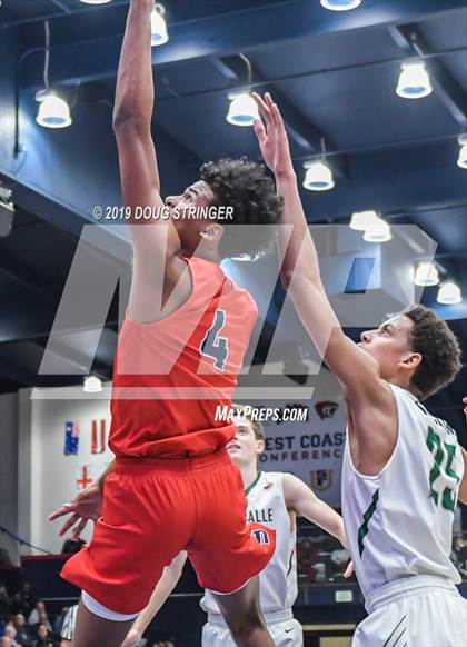 Thumbnail 2 in De La Salle vs. San Joaquin Memorial (MaxPreps MLK Classic) photogallery.