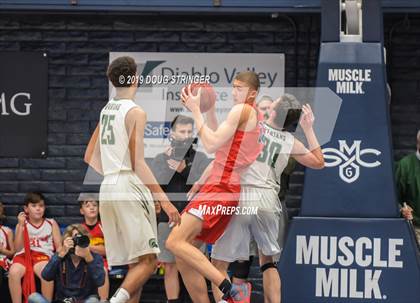 Thumbnail 2 in De La Salle vs. San Joaquin Memorial (MaxPreps MLK Classic) photogallery.
