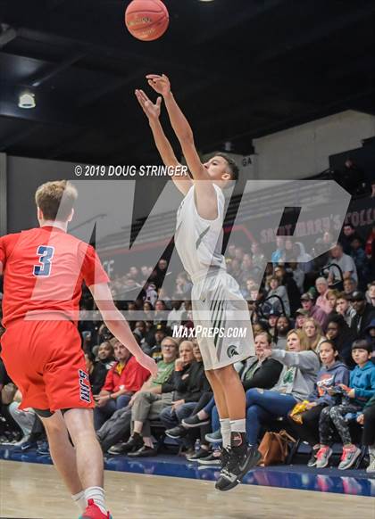 Thumbnail 2 in De La Salle vs. San Joaquin Memorial (MaxPreps MLK Classic) photogallery.