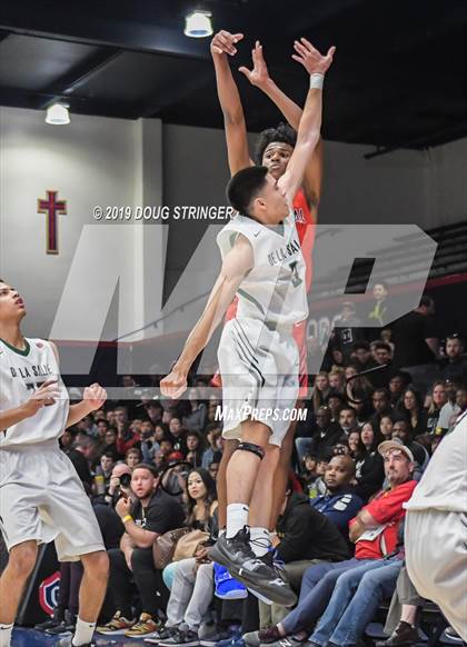 Thumbnail 2 in De La Salle vs. San Joaquin Memorial (MaxPreps MLK Classic) photogallery.