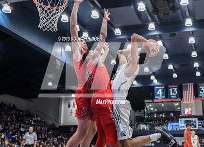 Thumbnail 1 in De La Salle vs. San Joaquin Memorial (MaxPreps MLK Classic) photogallery.