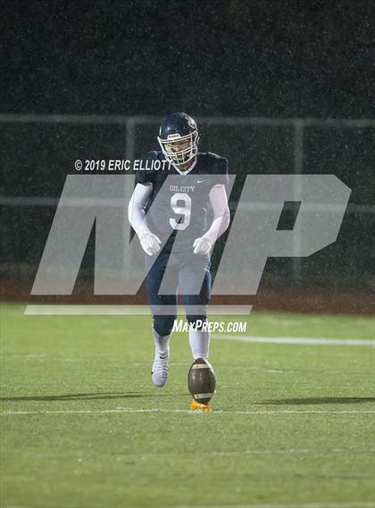 Thumbnail 3 in General McLane vs Oil City (PIAA D10 5A Semifinal) photogallery.