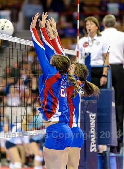 Thumbnail 1 in Hi-Plains vs. Idalia (CHSAA 1A Pool II) photogallery.