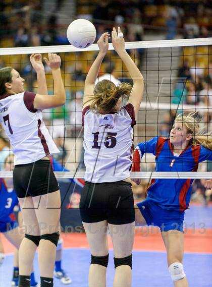 Thumbnail 1 in Hi-Plains vs. Idalia (CHSAA 1A Pool II) photogallery.