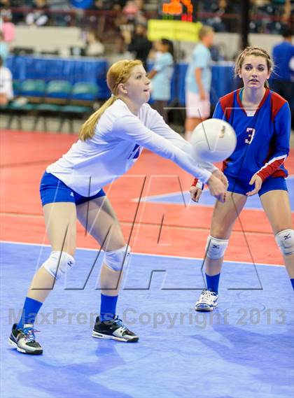 Thumbnail 1 in Hi-Plains vs. Idalia (CHSAA 1A Pool II) photogallery.