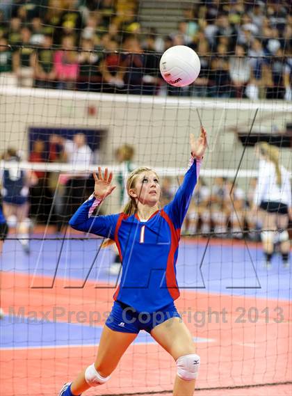 Thumbnail 1 in Hi-Plains vs. Idalia (CHSAA 1A Pool II) photogallery.