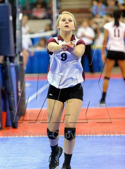 Thumbnail 3 in Hi-Plains vs. Idalia (CHSAA 1A Pool II) photogallery.
