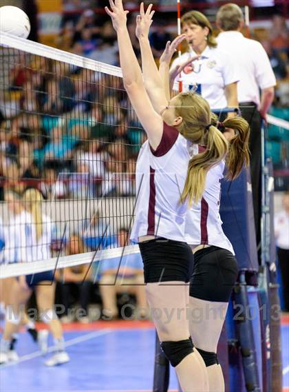 Thumbnail 3 in Hi-Plains vs. Idalia (CHSAA 1A Pool II) photogallery.