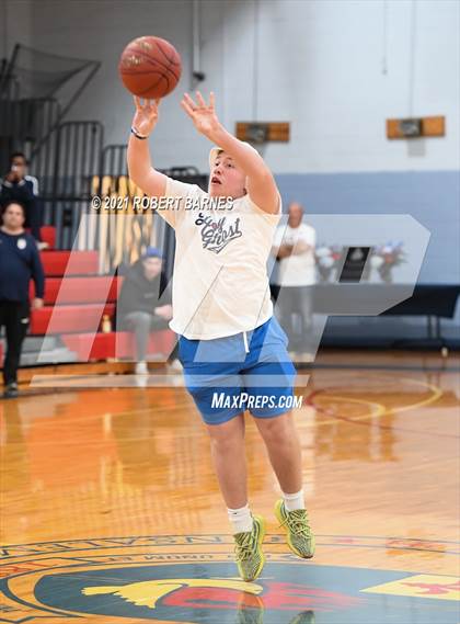 Thumbnail 3 in New Hope-Solebury @ Holy Ghost Prep photogallery.