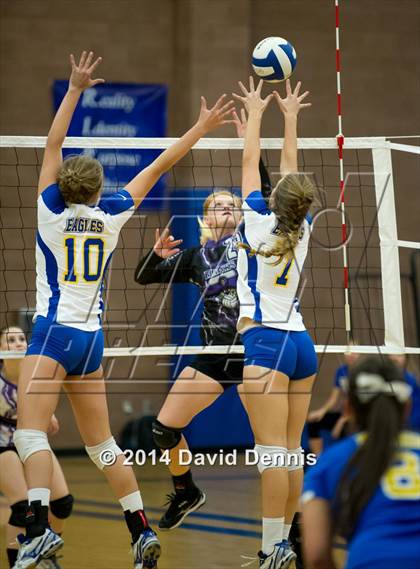 Thumbnail 3 in Bakersfield Christian vs Mission Oak (CIF CS D3 Qtr FInals) photogallery.