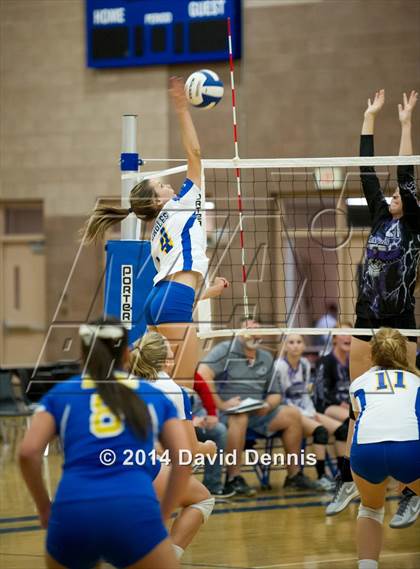 Thumbnail 3 in Bakersfield Christian vs Mission Oak (CIF CS D3 Qtr FInals) photogallery.