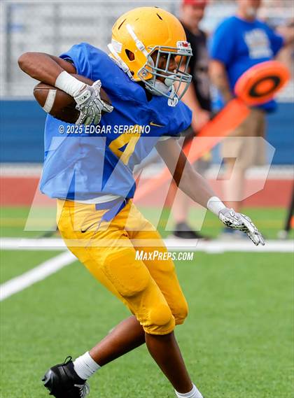 Thumbnail 3 in La Habra @ La Mirada photogallery.