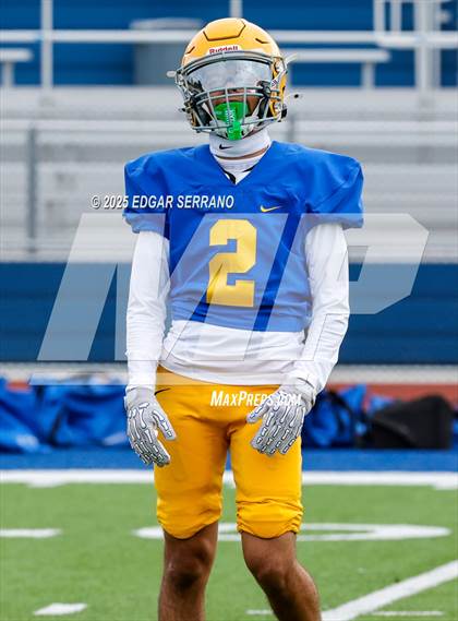 Thumbnail 1 in La Habra @ La Mirada photogallery.