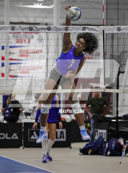 Thumbnail 3 in King's Academy vs Divine Savior Academy (South Florida Showdown) photogallery.