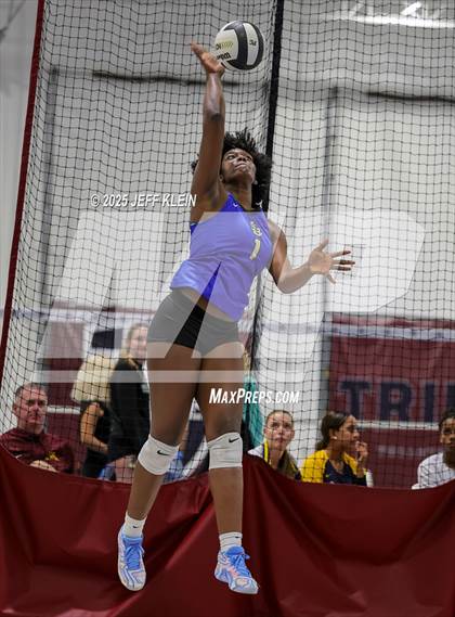 Thumbnail 1 in King's Academy vs Divine Savior Academy (South Florida Showdown) photogallery.