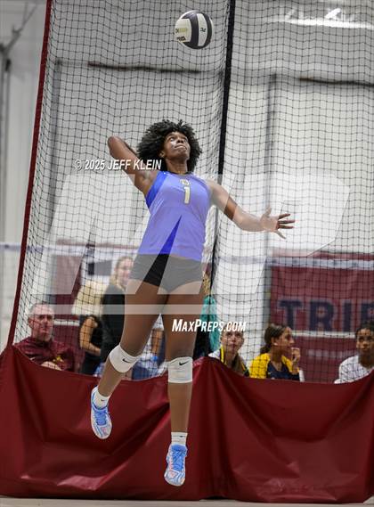 Thumbnail 2 in King's Academy vs Divine Savior Academy (South Florida Showdown) photogallery.