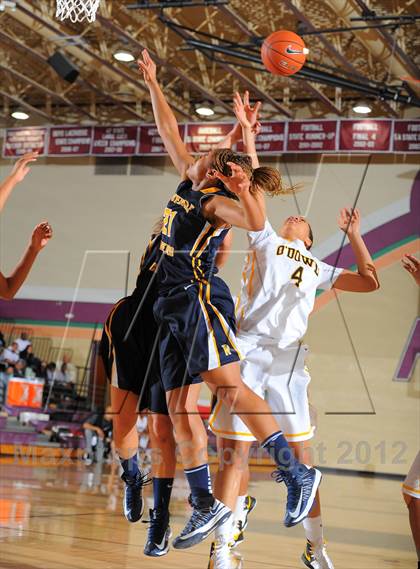 Thumbnail 1 in Bishop O'Dowd vs. Riverdale Baptist (Nike Tournament of Champions) photogallery.