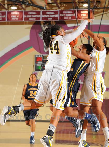 Thumbnail 3 in Bishop O'Dowd vs. Riverdale Baptist (Nike Tournament of Champions) photogallery.