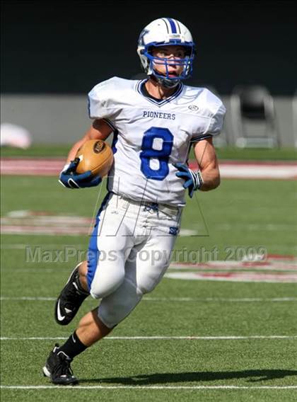 Thumbnail 2 in Simon Kenton vs. Newport Central Catholic (Skyline Crosstown Showdown) photogallery.