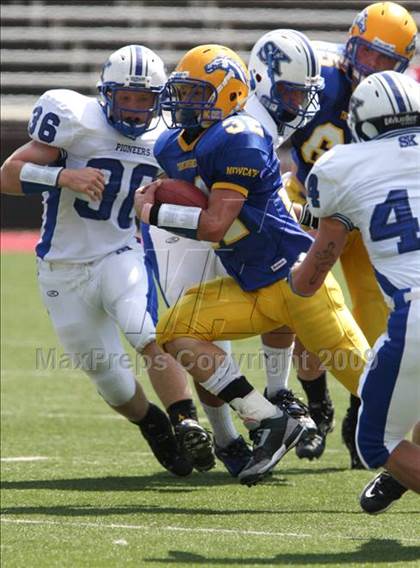 Thumbnail 2 in Simon Kenton vs. Newport Central Catholic (Skyline Crosstown Showdown) photogallery.