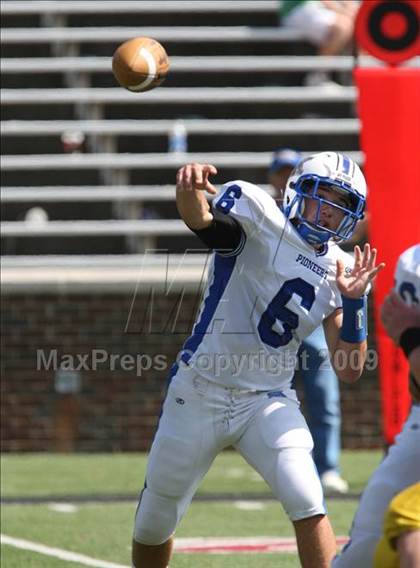 Thumbnail 2 in Simon Kenton vs. Newport Central Catholic (Skyline Crosstown Showdown) photogallery.