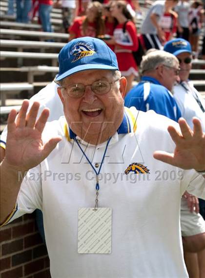 Thumbnail 2 in Simon Kenton vs. Newport Central Catholic (Skyline Crosstown Showdown) photogallery.