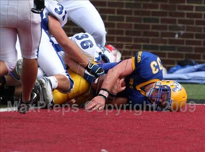Thumbnail 2 in Simon Kenton vs. Newport Central Catholic (Skyline Crosstown Showdown) photogallery.