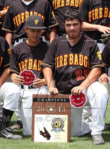 Thumbnail 3 in Firebaugh vs Temecula Prep (CIFSS Division 7 Championship) photogallery.
