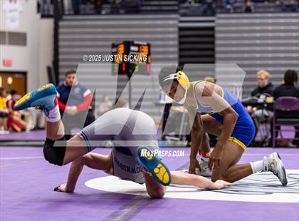 Thumbnail 2 in Brownsburg vs. Homestead (IHSWCA 4A Round 1) photogallery.