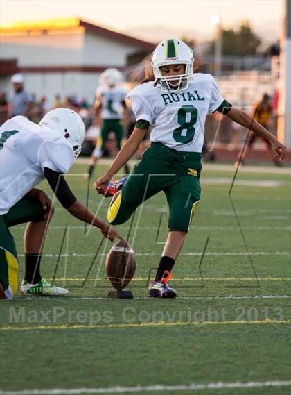 Thumbnail 1 in Royal @ Simi Valley photogallery.