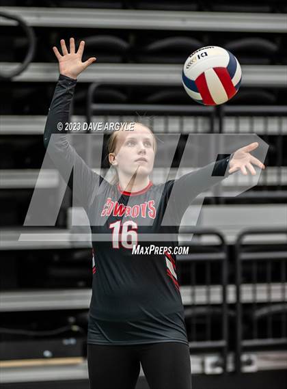 Thumbnail 3 in Emery vs. Grantsville  (UHSAA 3A 2nd Round) photogallery.