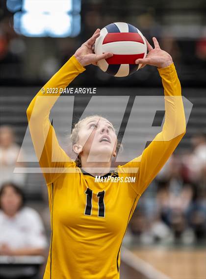 Thumbnail 2 in Emery vs. Grantsville  (UHSAA 3A 2nd Round) photogallery.