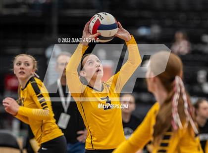 Thumbnail 2 in Emery vs. Grantsville  (UHSAA 3A 2nd Round) photogallery.