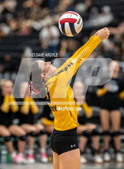 Thumbnail 2 in Emery vs. Grantsville  (UHSAA 3A 2nd Round) photogallery.