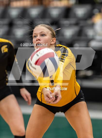 Thumbnail 3 in Emery vs. Grantsville  (UHSAA 3A 2nd Round) photogallery.