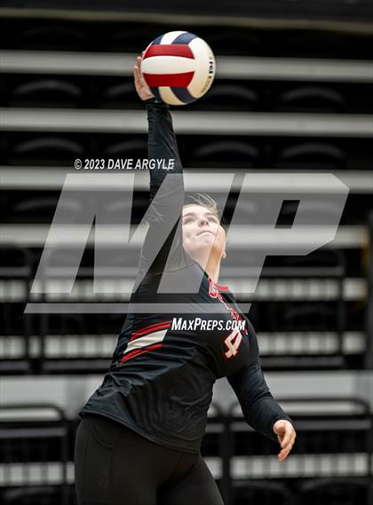 Thumbnail 2 in Emery vs. Grantsville  (UHSAA 3A 2nd Round) photogallery.