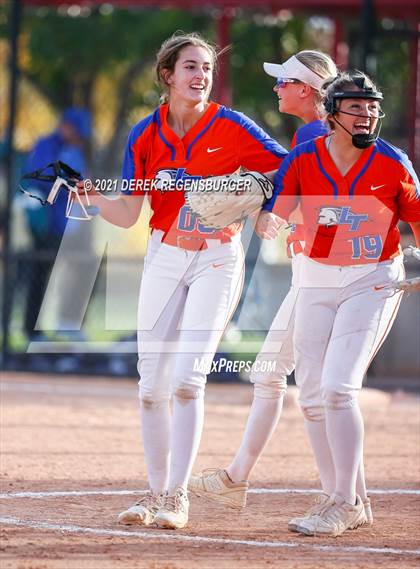 Thumbnail 2 in Broomfield vs Legend (CHSAA 5A quarterfinal)) photogallery.
