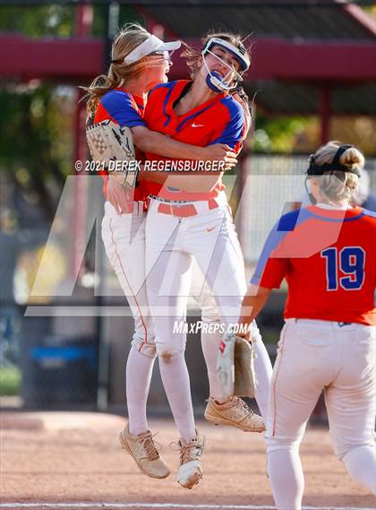 Thumbnail 1 in Broomfield vs Legend (CHSAA 5A quarterfinal)) photogallery.
