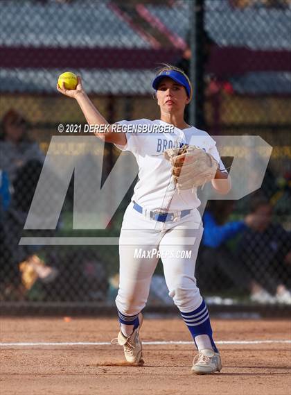 Thumbnail 2 in Broomfield vs Legend (CHSAA 5A quarterfinal)) photogallery.