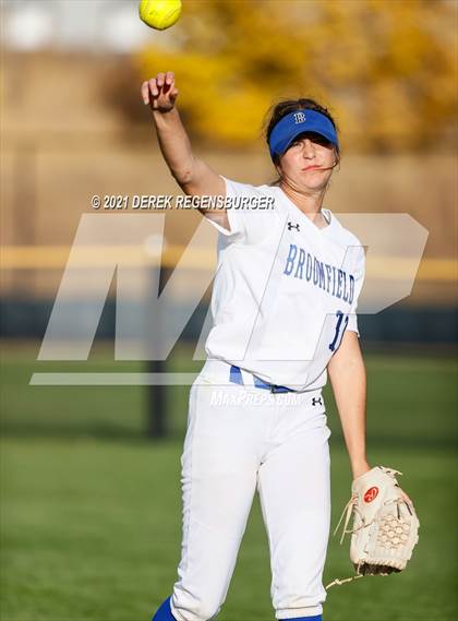 Thumbnail 2 in Broomfield vs Legend (CHSAA 5A quarterfinal)) photogallery.