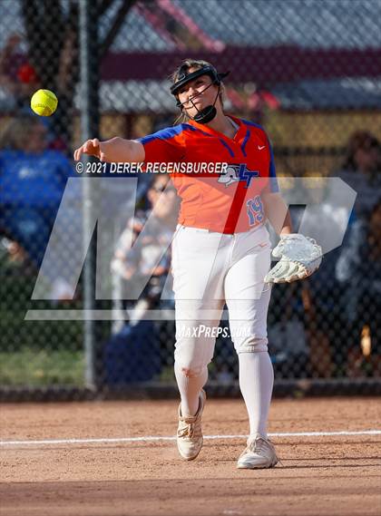 Thumbnail 2 in Broomfield vs Legend (CHSAA 5A quarterfinal)) photogallery.