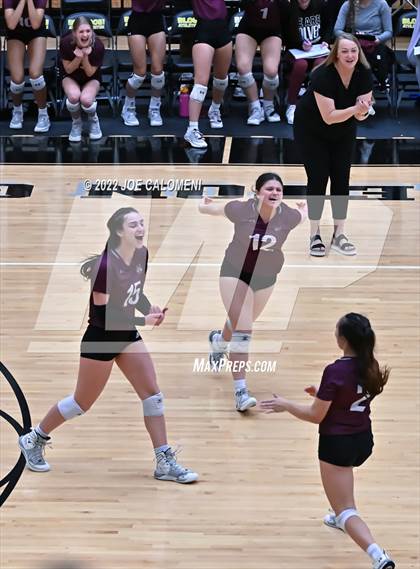 Thumbnail 3 in Davenport vs La Vernia (UIL 4A Region 4 Quarterfinal) photogallery.