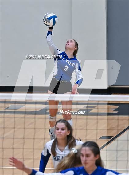 Thumbnail 2 in Davenport vs La Vernia (UIL 4A Region 4 Quarterfinal) photogallery.