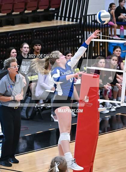 Thumbnail 1 in Davenport vs La Vernia (UIL 4A Region 4 Quarterfinal) photogallery.