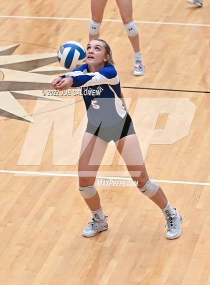 Thumbnail 3 in Davenport vs La Vernia (UIL 4A Region 4 Quarterfinal) photogallery.