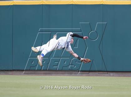 Thumbnail 2 in Florence vs. Chaminade (National High School Invitational)  photogallery.