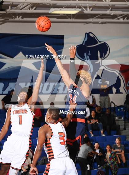 Thumbnail 1 in Lancaster vs. Fort Bend Bush (McDonald's Texas Invitational) photogallery.