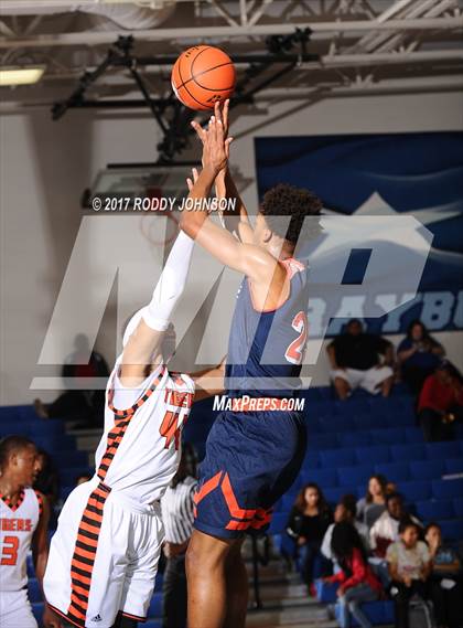Thumbnail 2 in Lancaster vs. Fort Bend Bush (McDonald's Texas Invitational) photogallery.