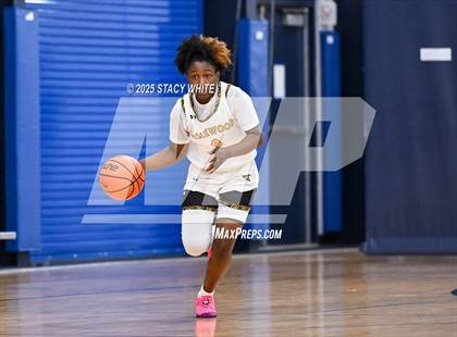 Thumbnail 2 in Clinton vs. Lakewood (Tampa Bay Christmas Invitational) photogallery.