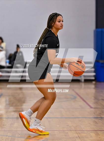 Thumbnail 2 in Clinton vs. Lakewood (Tampa Bay Christmas Invitational) photogallery.